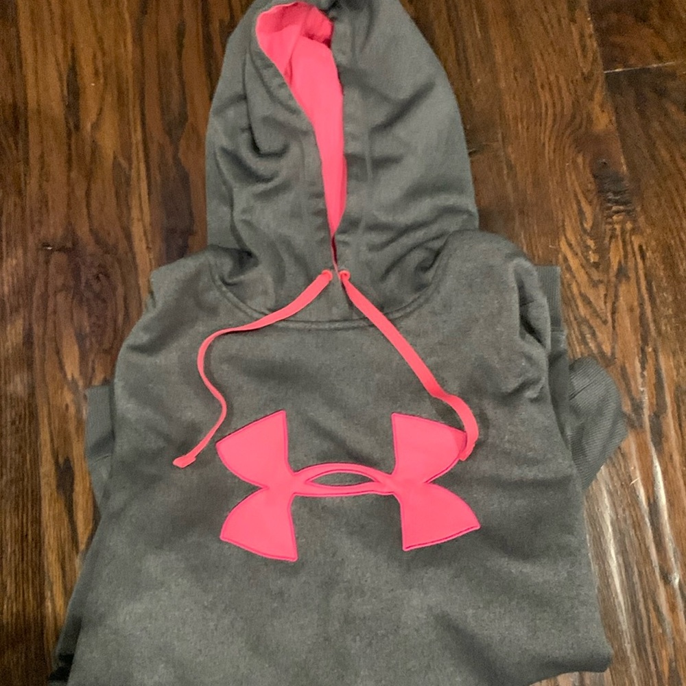Woman’s UA hoodie